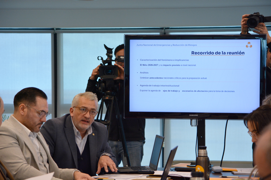 Sesión de la La Junta Nacional de Emergencias y Reducción de Riesgos Sesión de la La Junta Nacional de Emergencias y Reducción de Riesgos