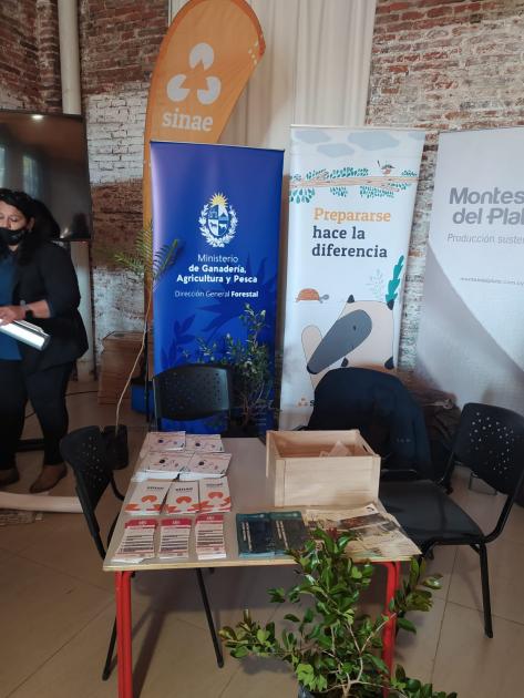 Stand del MGAP y Sinae por los festejos del Día de la Educación Rural 