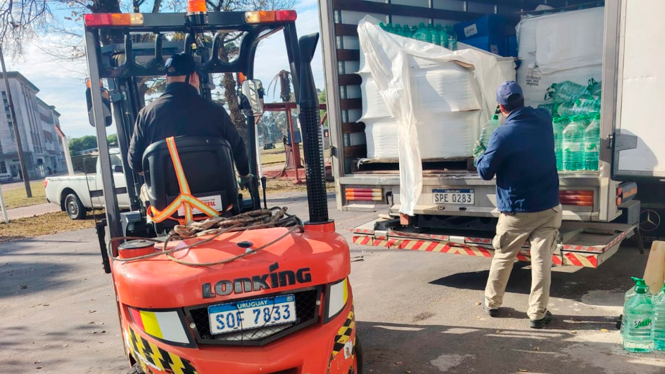Personal del Centro Logístico y de Almacenamiento del Sinae 