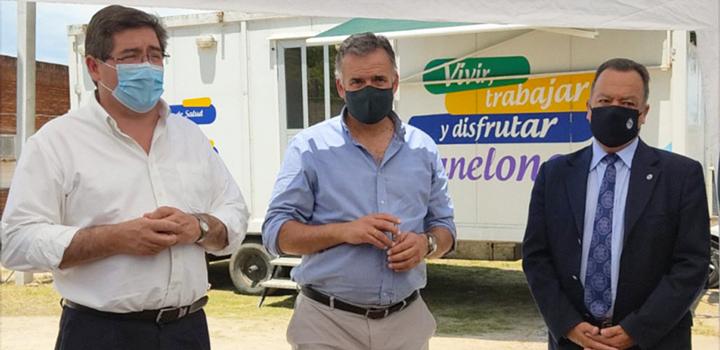 Autoridades de ASSE, Intendencia de Canelones y Sinae en la entrega del móvil para realizar test Autoridades de ASSE, Intendencia de Canelones y Sinae en la entrega del móvil para realizar test