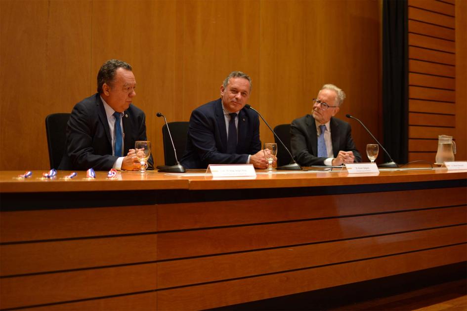Uruguay recibió a través del Sinae un reconocimiento por su gestión durante la pandemia Uruguay recibió a través del Sinae un reconocimiento por su gestión durante la pandemia