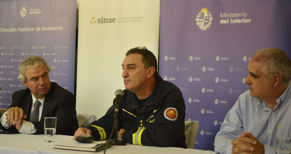Autoridades presentando el Plan nacional de protección integral frente a incendios forestales 22-23 Autoridades presentando el Plan nacional de protección integral frente a incendios forestales 22-23