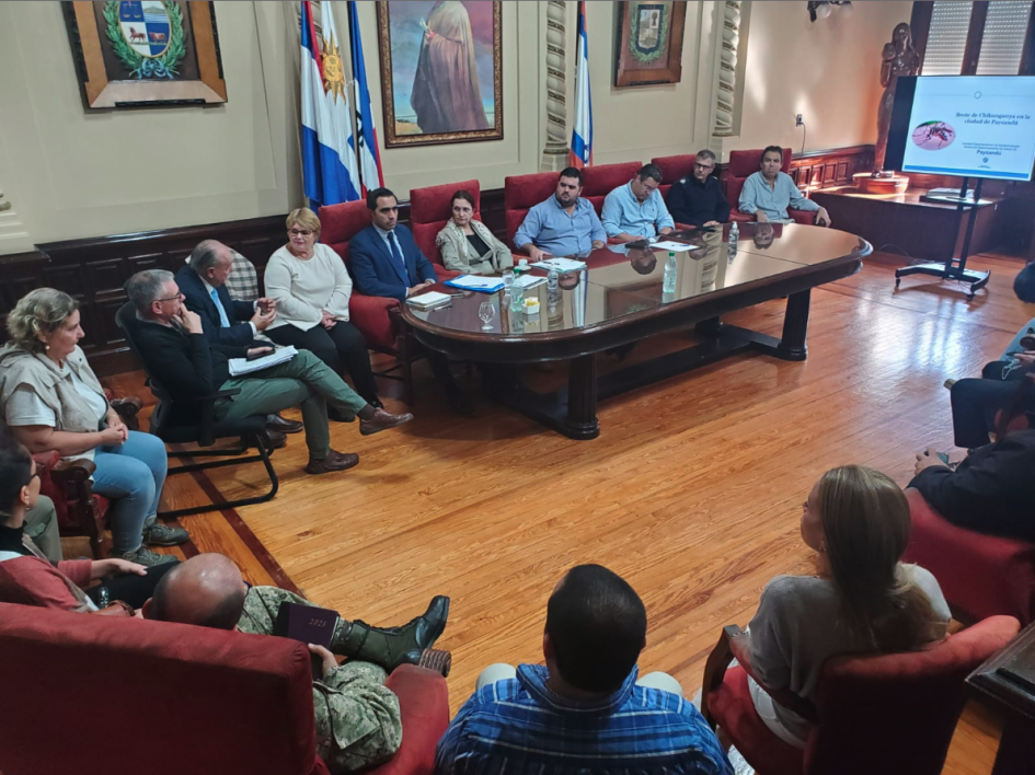 Reunión del Comité de Emergencias Departamental (CDE), convocada en la Intendencia de Paysandú Reunión del Comité de Emergencias Departamental (CDE), convocada en la Intendencia de Paysandú