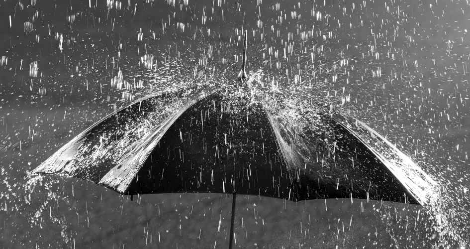 Lluvia sobre paraguas Lluvia sobre paraguas