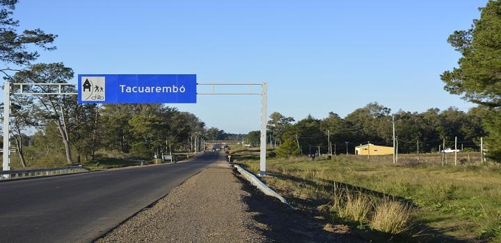Cartel entrada a Tacuarembó