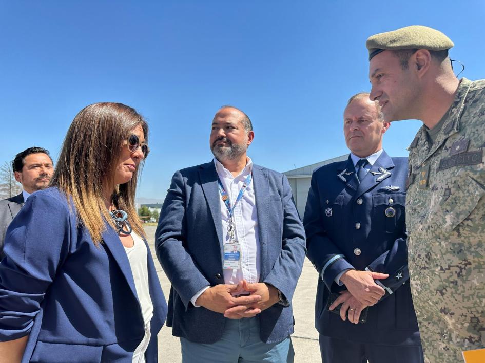 Gloria de la Fuente (RR.EE. del Gobierno de Chile) recibe al Tte. Cnel. Nicolás González 