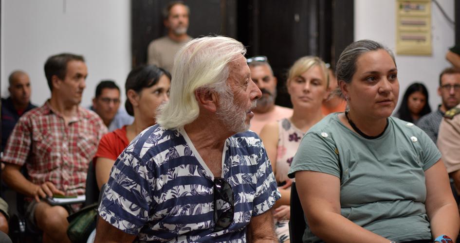 Público presente e integrantes de Vecinos en Red Público presente e integrantes de Vecinos en Red