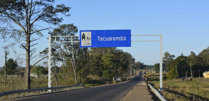Cruz Roja y Sinae realizan acciones de ayuda humanitaria en Tacuarembó Cartel de tacuarembó en la ruta