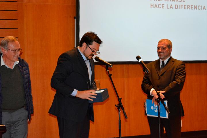 Ignacio Lorenzo del SNRCC recibe reconocimiento del Sinae
