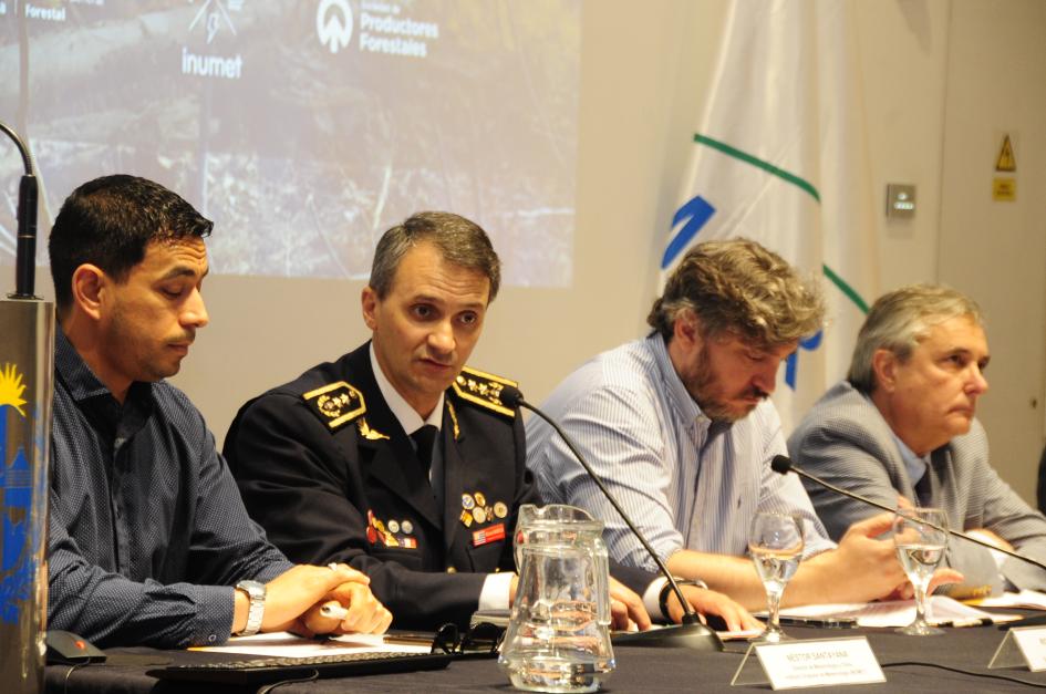 Santayana del INUMET, Barboza de la DNB, Caramés del Sinae y Faroppa de la DGF del MGAP Santayana del INUMET, Barboza de la DNB, Caramés del Sinae y Faroppa de la DGF del MGAP