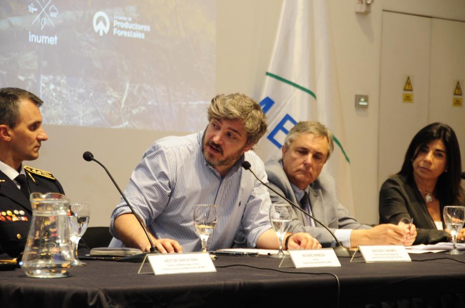 Autoridades de Inumet, Bomberos, Sinae, Dirección General Forestal y SPF en conferencia de prensa Autoridades de Inumet, Bomberos, Sinae, Dirección General Forestal y SPF en conferencia de prensa