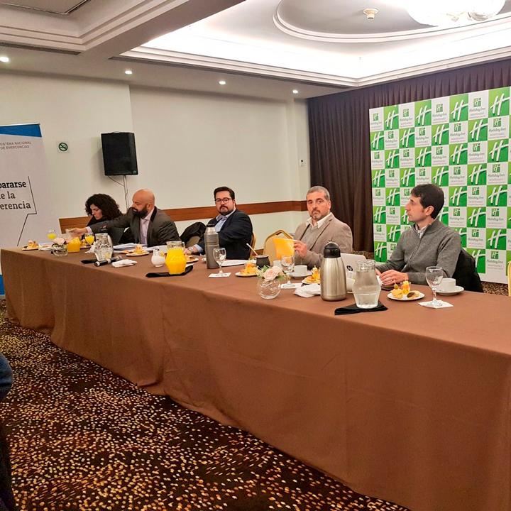 Autoridades de distintos organismos participando de las Mesas de diálogo y reflexión Autoridades de distintos organismos participando de las Mesas de diálogo y reflexión