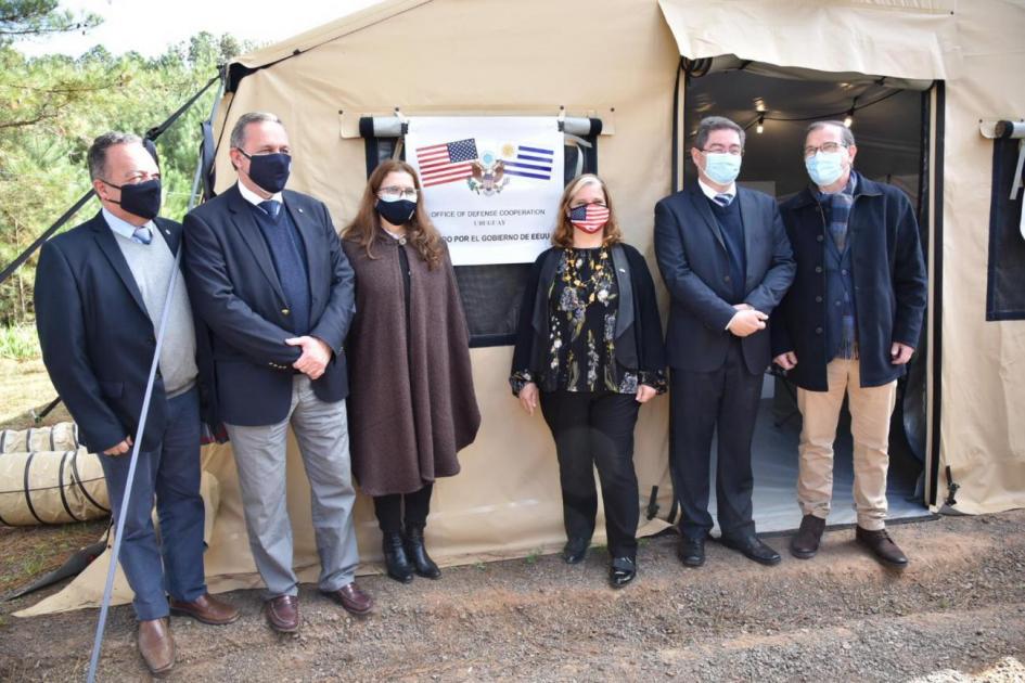 Autoridades nacionales, departamentales y de la embajada de EEUU en la inauguración del hospital