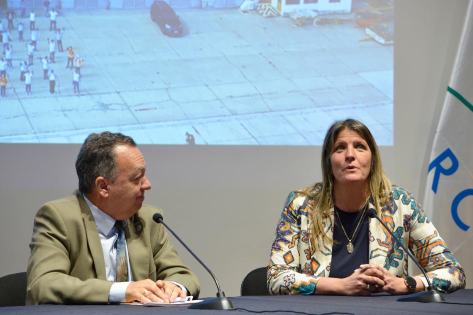 Sergio Rico (Sinae) y Leticia Lateulade (Unidos para Ayudar) Sergio Rico (Sinae) y Leticia Lateulade (Unidos para Ayudar)
