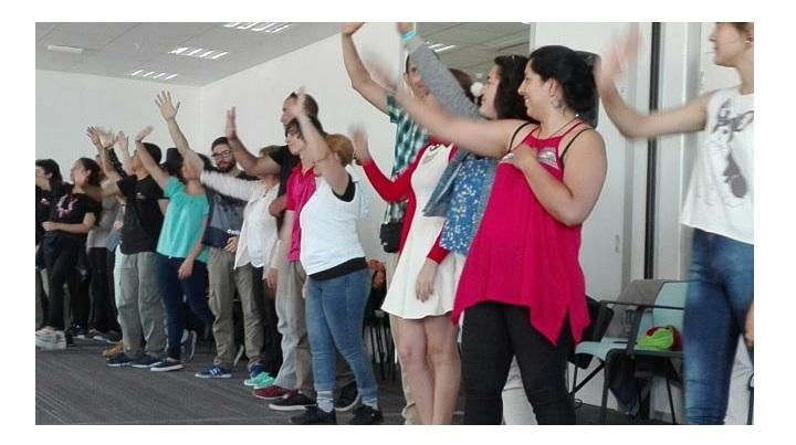 Curso virtual de “Inducción al voluntariado en Gestión Integral del Riesgo”, edición 2019 Los voluntarios en una ronda durante la capacitación en una actividad
