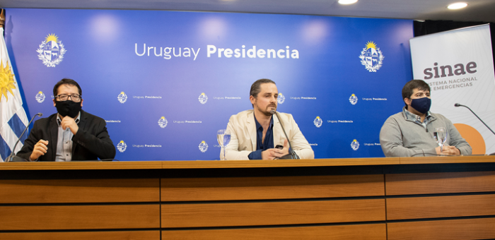 Referentes de DINAGUA y del Sinae presentando un nuevo sistema de alerta temprana de inundación y nuevos visualizadores del MIRA 