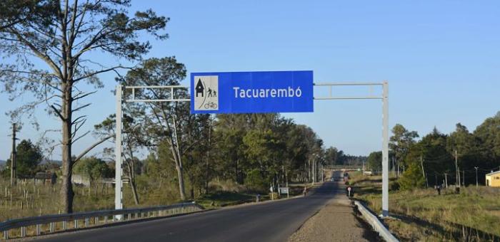 Cartel de tacuarembó en la ruta