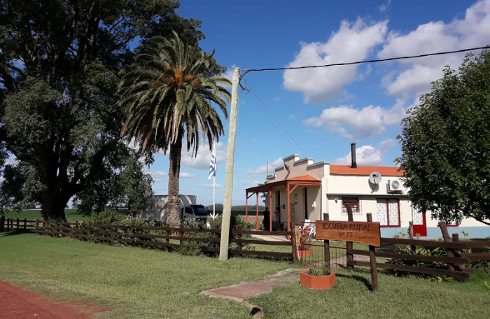 Fachada escuela rural Fachada escuela rural