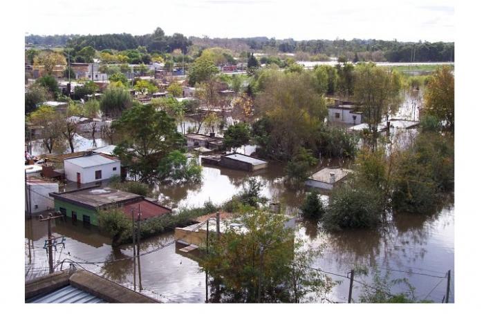 Recorrida por los departamentos más afectados por las inundaciones imagen aérea de inundación