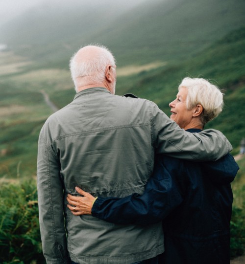 Pareja de adultos mayores