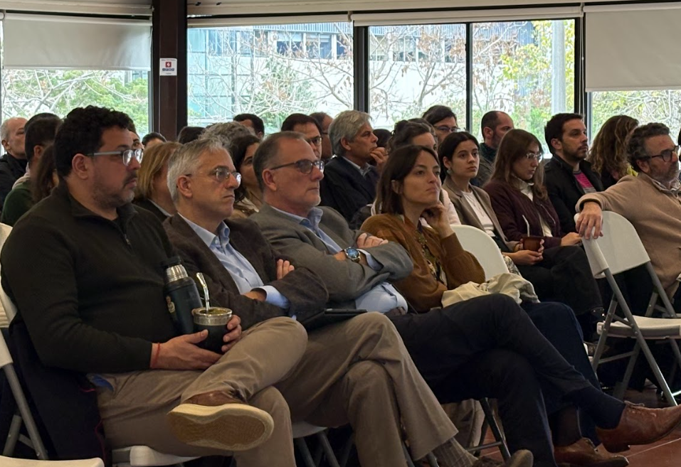 Alejandro Sánchez, Rodrigo Arim, Bruno Gili y Lucila Arboleya en primera fila