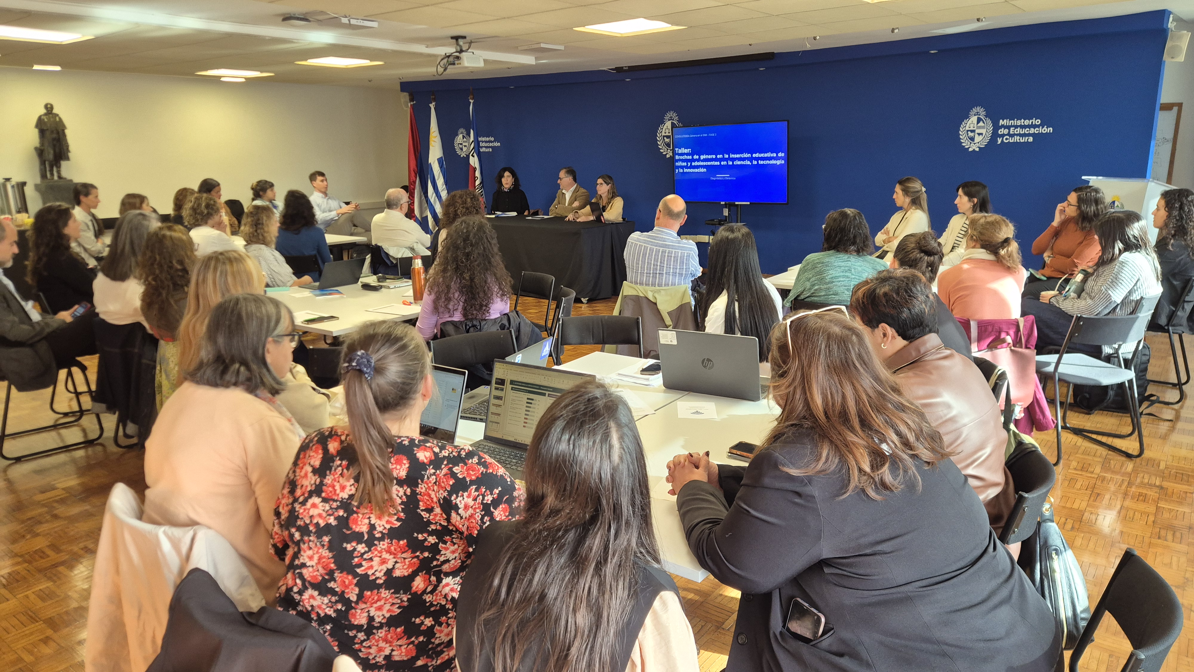 Bruno Gili, Valentina Gómez y María Goñi Mazzitelli