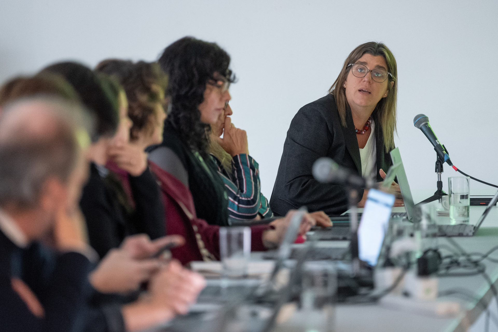 Tamara Paseyro participa en la reunión de actualización del programa Más Barrio.