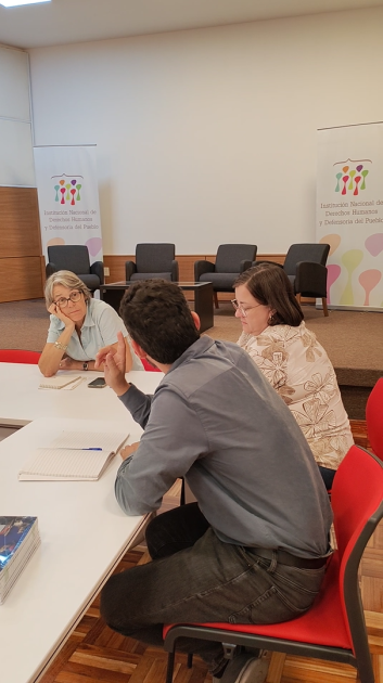 Reunión de la Defensoría de Vecinas y Vecinos de Montevideo con el INDDHH