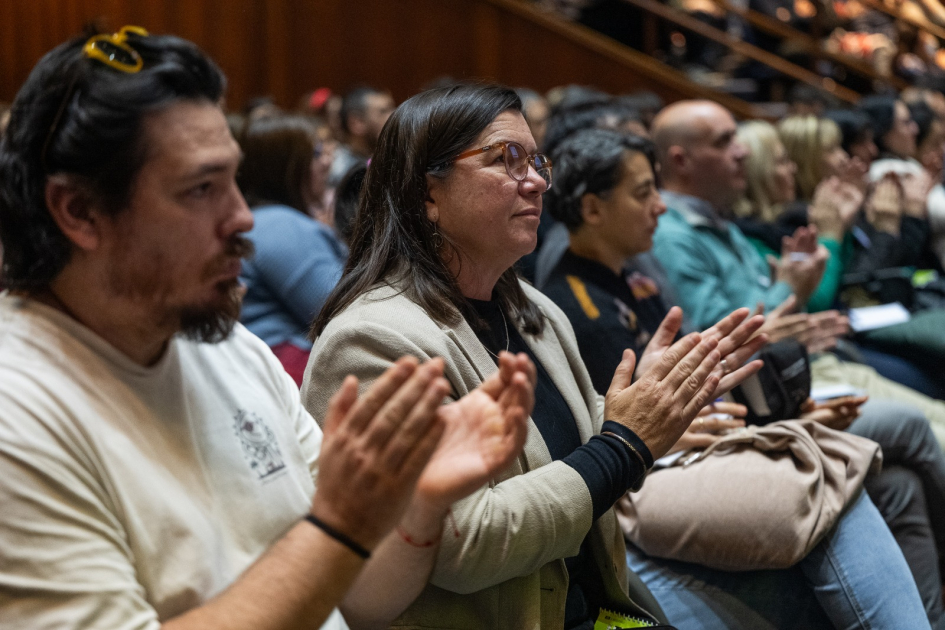 Audiencia aplaudiendo