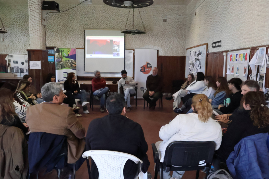 Participación e intercambio en la actividad con la Universidad
