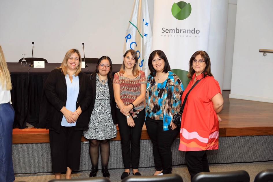 Docentes de la Alianza Cultural Uruguay - Estados Unidos Docentes de la Alianza