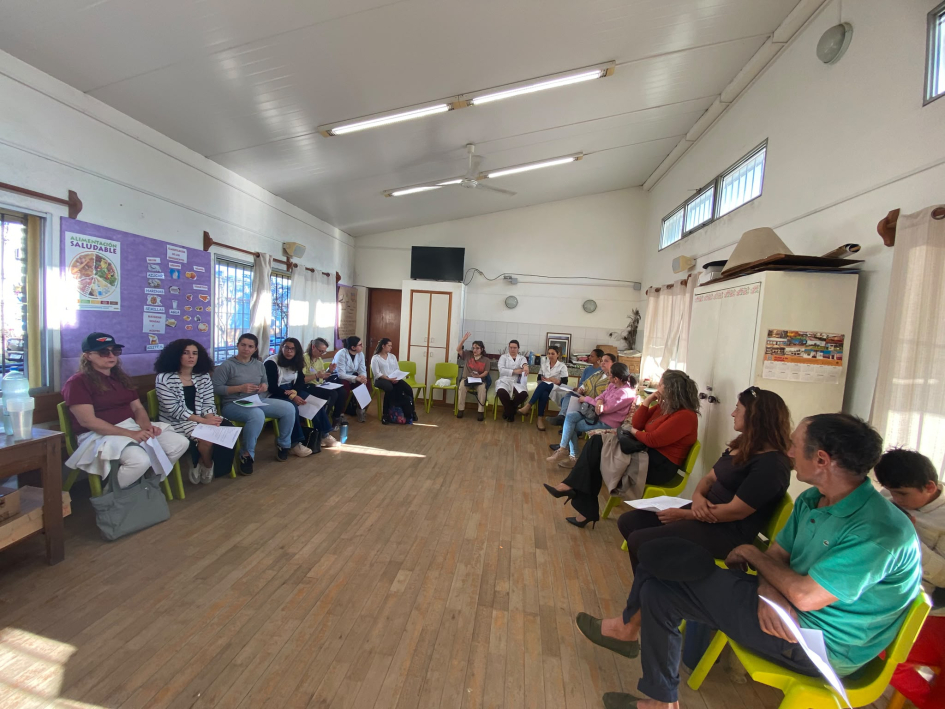 Personas reunidas.