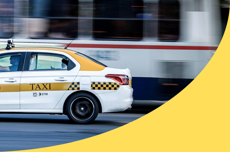Foto de un taxi circulando por la ciudad