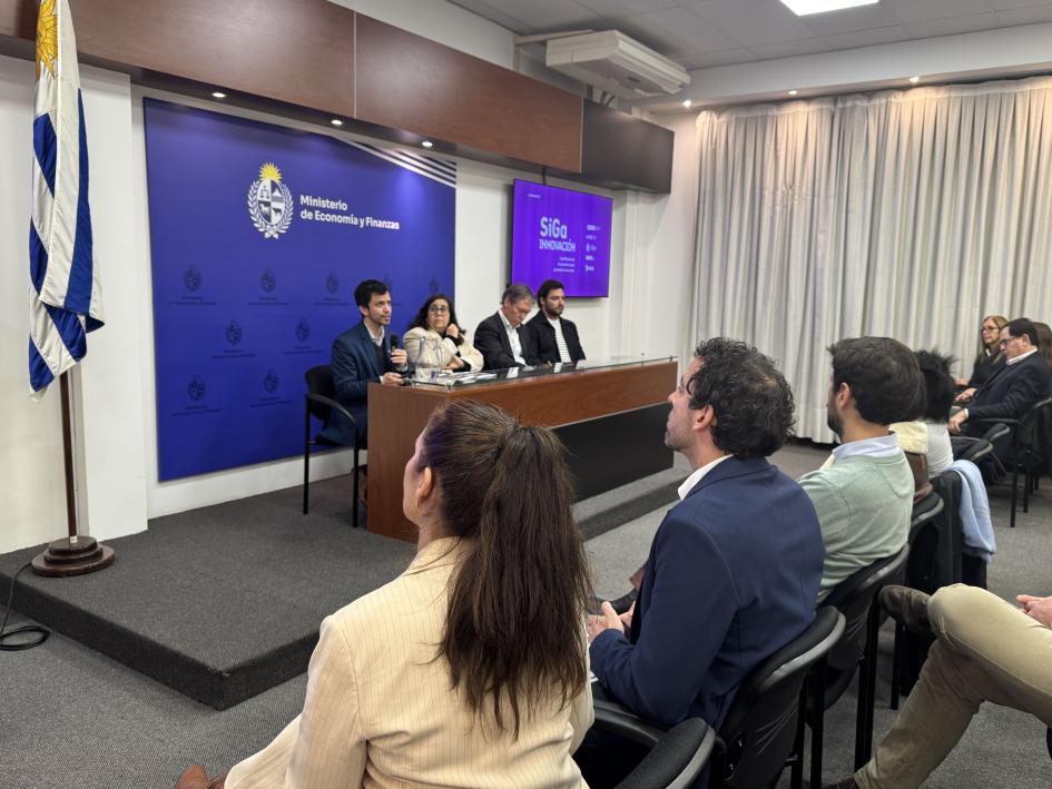 Brunini, Goldberg, Vallcorba y Dorrego presentan frente a la audiencia