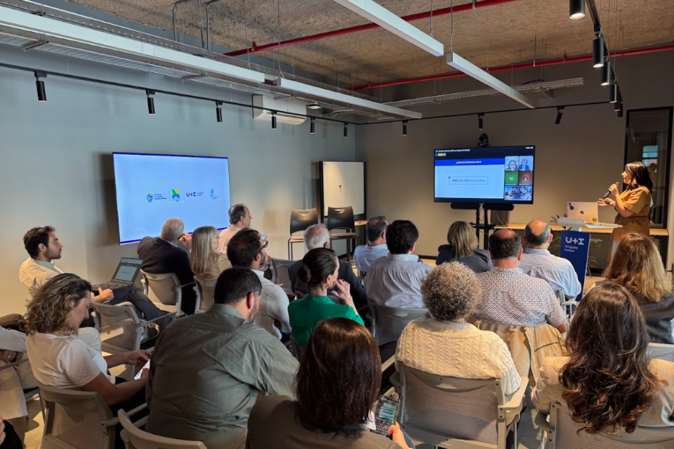 Presentacion a cargo de Paula Pereda