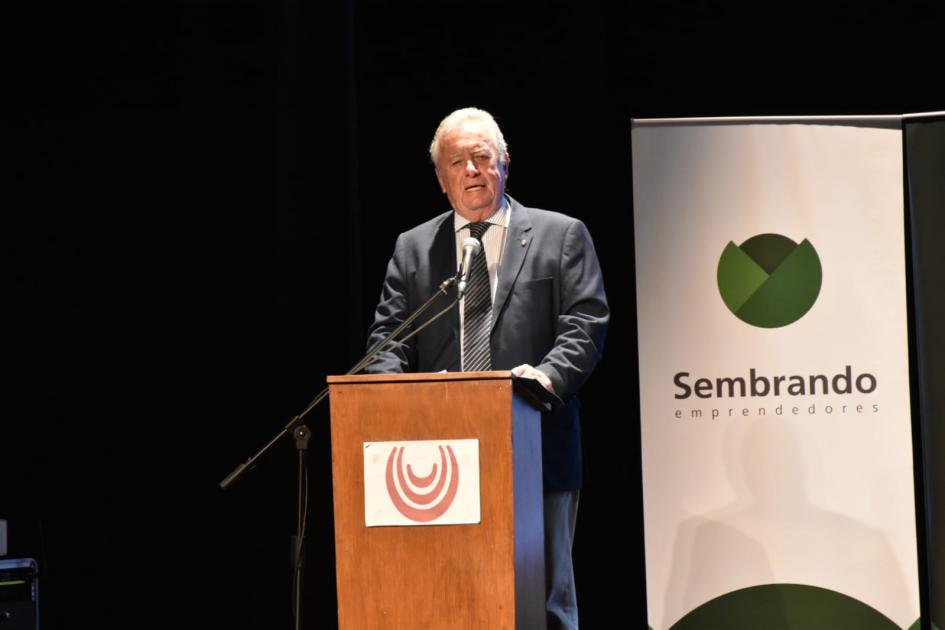 Calos Moreira en el 1er Encuentro Nacional de Emprendedurismo - Intendente de Colonia