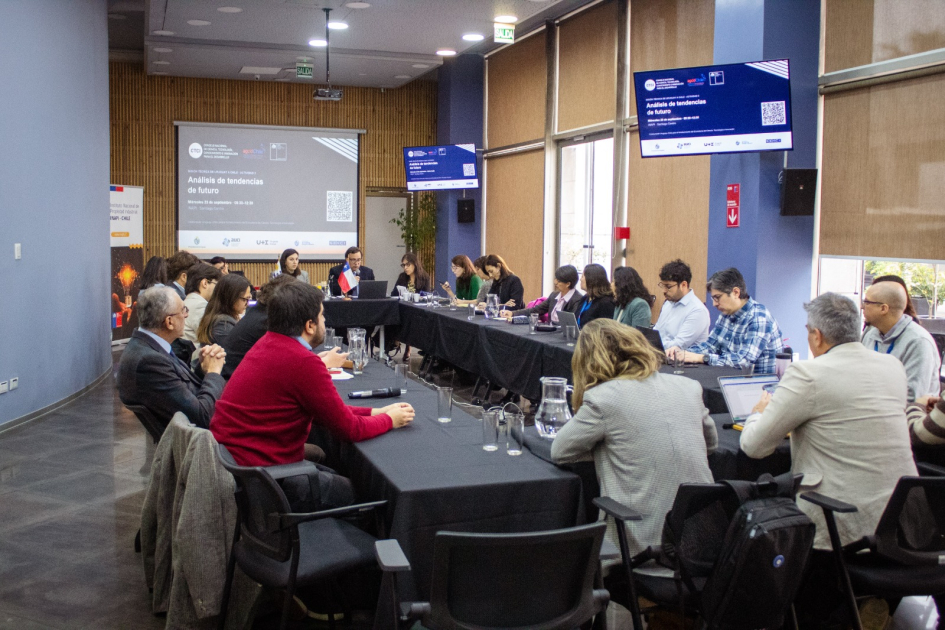Delegación uruguaya dialoga con representantes chilenos