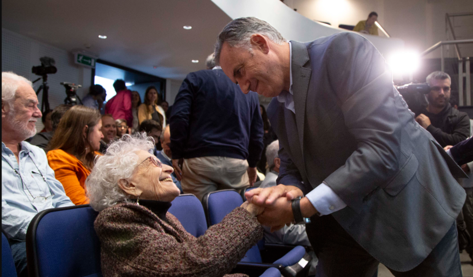 Presidente Orsi saluda a Ida Holz