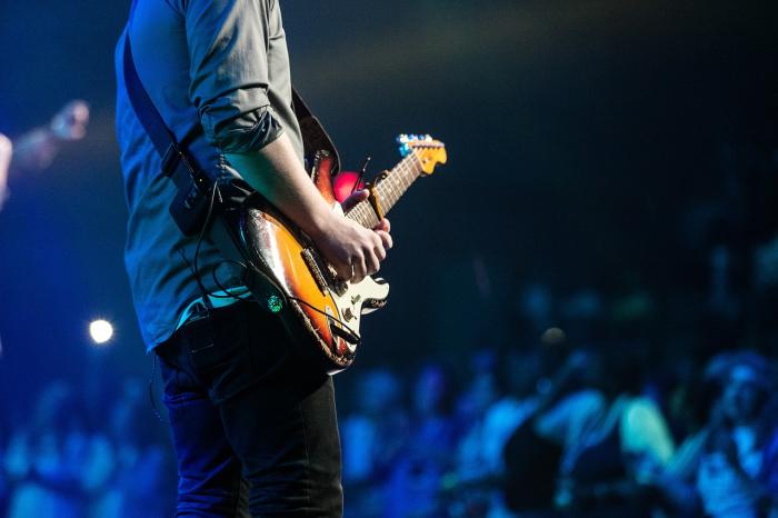 Guitarrista en escena