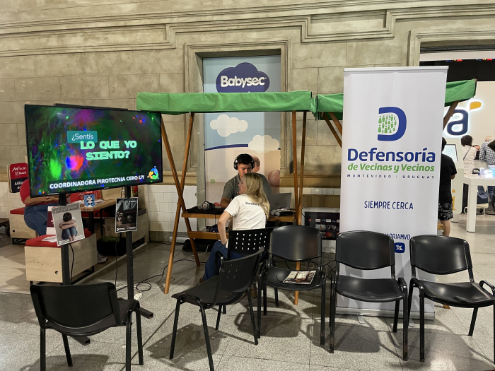 Defensoría participando de Pirotecnia Cero en el Mercado Agrícola de Montevideo