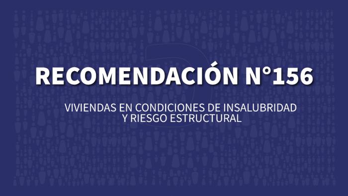 Placa institucional azul con el texto “Recomendación N° 156.”.