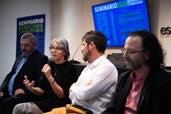 Foto del Intendente, representante de la INDDHH, titular de la Defensoría y rector de la UDELAR