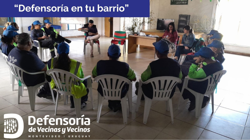 Fotografía de un grupo de personas en una instancia del programa Defensoría en tu Barrio