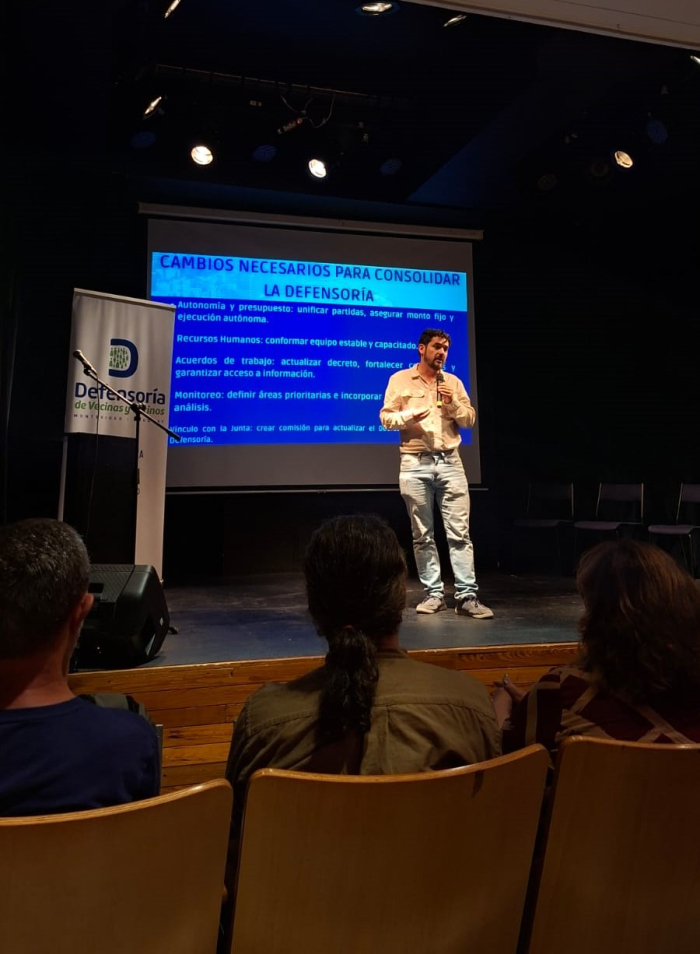 Daniel Arbulo, titular de la Defensoría hablando en el evento de cierre