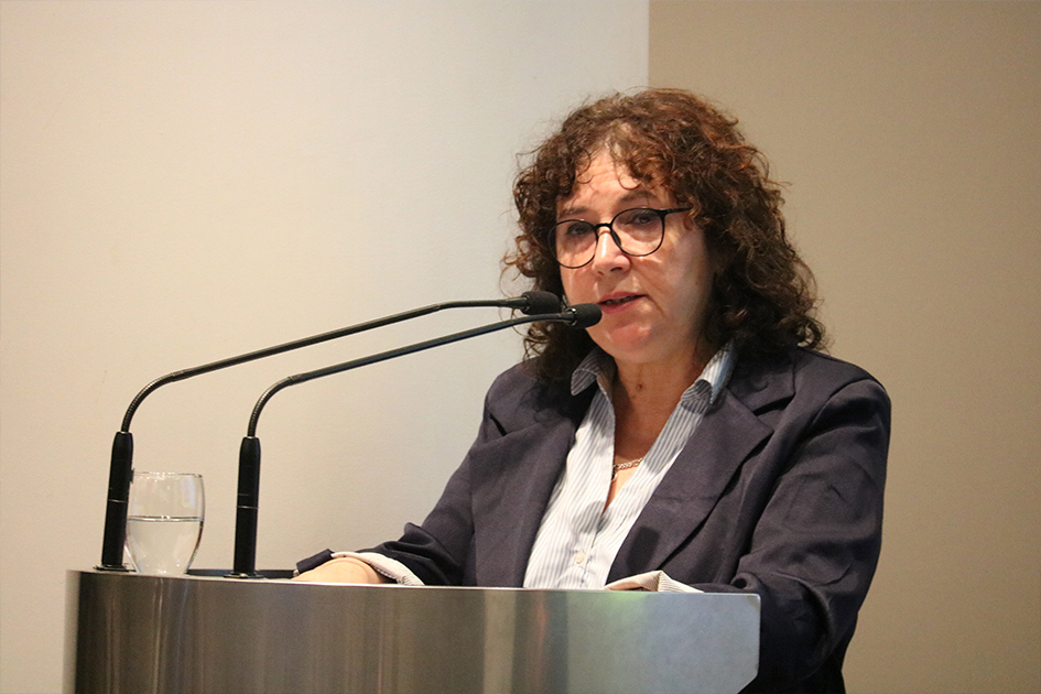 Graciela Romero, coordinadora de la UAIP moderando el evento