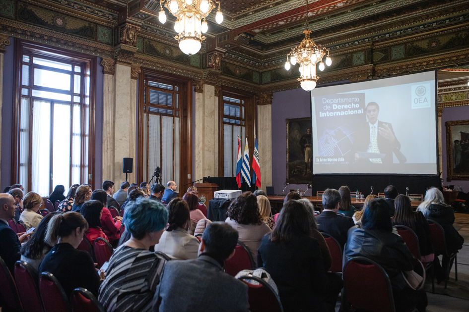 Jaime Moreno Valle durante su exposición