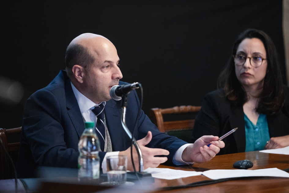 Gabriel Delpiazzo y Lucía Perez Chabaneau durante su charla