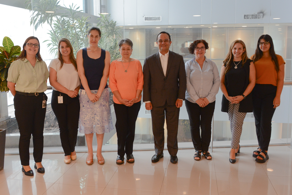 Representantes de UAIP y URCDP junto al Comisionado de INAI Representantes de UAIP y URCDP junto al Comisionado de INAI