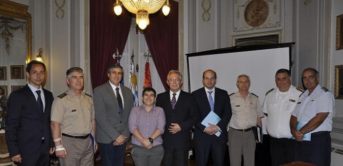 Representantes de UAIP y MDN.