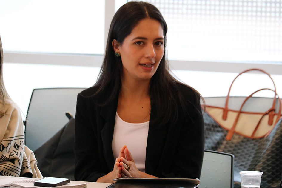 Aura Cifuentes directora de Latinoamérica y el Cariba en Co-develop presentando